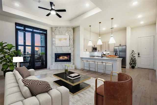 $1,985 | 2929 Oak Lawn Avenue, Unit 638, Dallas, TX 75219