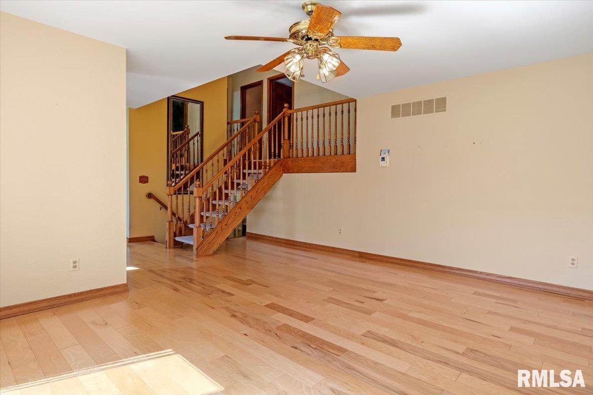 168 Birch Road Petersburg, IL 62675 - Photo 8 of 37 Gallery Image 8