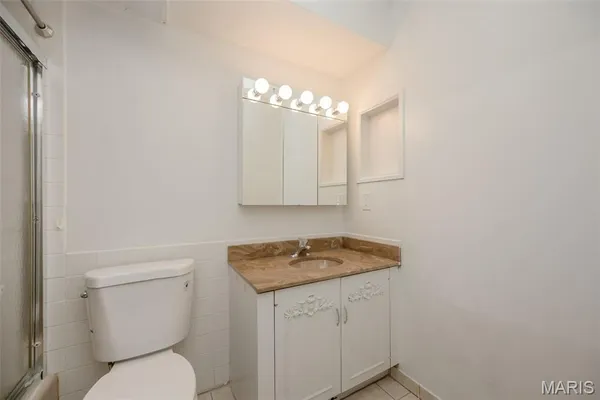 $139,000 | 4353 Chateau De Ville Drive, Unit B, St. Louis, MO 63129