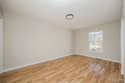 $142,500 | 4353 Chateau De Ville Drive, Unit B, St. Louis, MO 63129