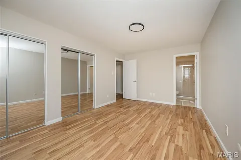 $142,500 | 4353 Chateau De Ville Drive, Unit B, St. Louis, MO 63129