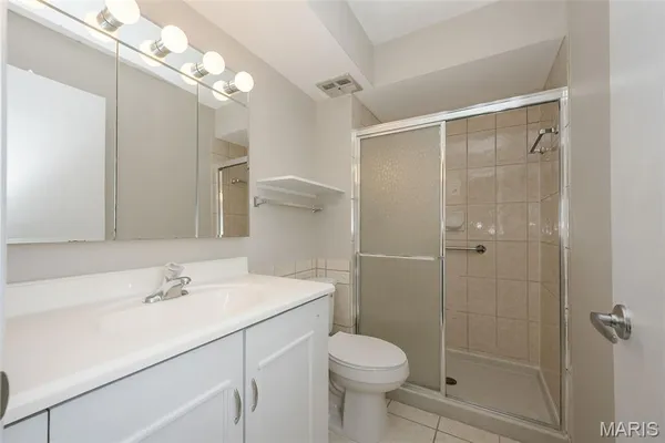 $139,000 | 4353 Chateau De Ville Drive, Unit B, St. Louis, MO 63129