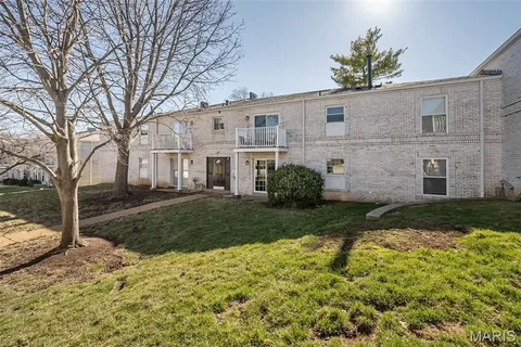 $142,500 | 4353 Chateau De Ville Drive, Unit B, St. Louis, MO 63129