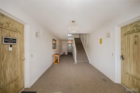 $142,500 | 4353 Chateau De Ville Drive, Unit B, St. Louis, MO 63129