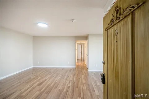 $142,500 | 4353 Chateau De Ville Drive, Unit B, St. Louis, MO 63129