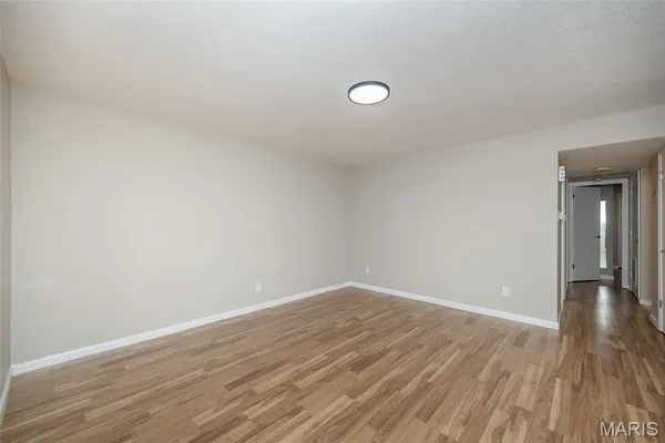 $139,000 | 4353 Chateau De Ville Drive, Unit B, St. Louis, MO 63129