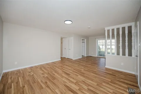 $142,500 | 4353 Chateau De Ville Drive, Unit B, St. Louis, MO 63129