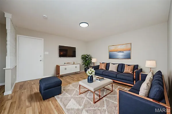 $139,000 | 4353 Chateau De Ville Drive, Unit B, St. Louis, MO 63129