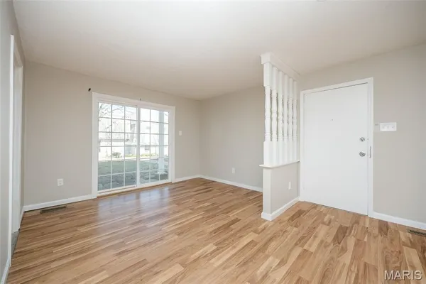 $139,000 | 4353 Chateau De Ville Drive, Unit B, St. Louis, MO 63129