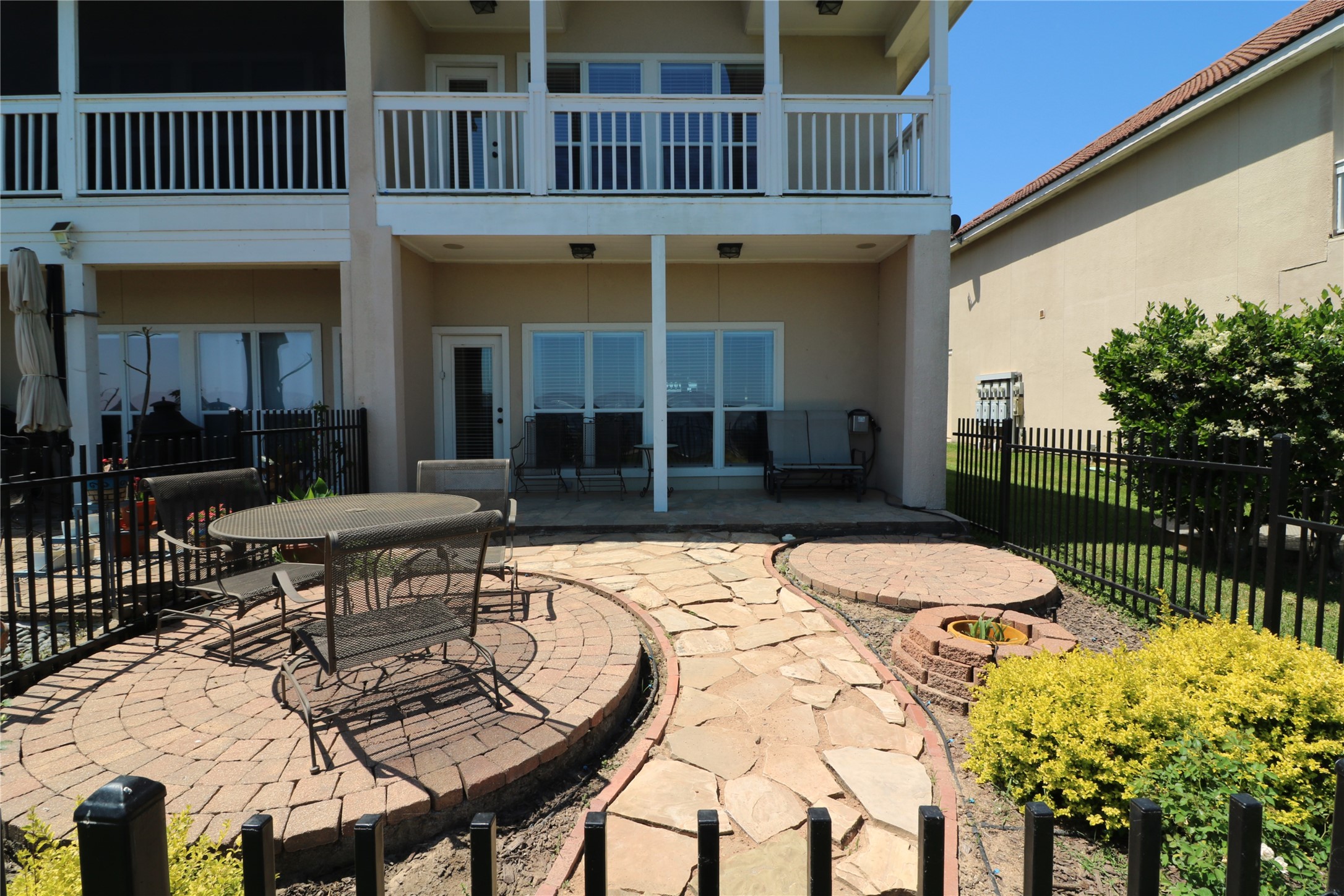17 Regency Point Conroe, TX 77356 - Photo 29 of 38 Back porch & balcony
