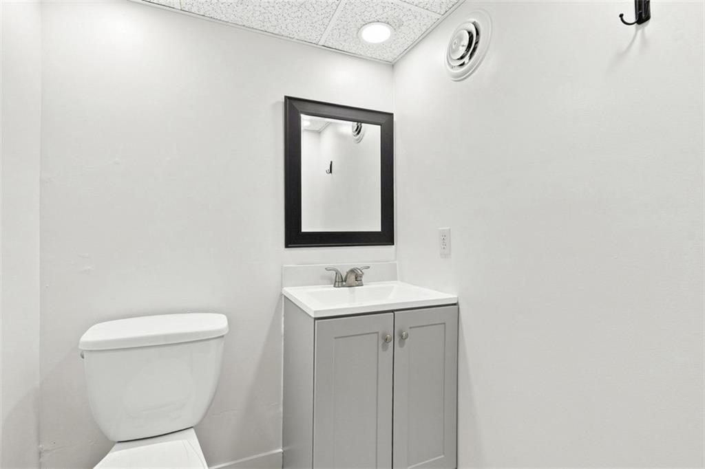 5761 Library Road Bethel Park, PA 15102 - Photo 16 of 27 Gallery Image 16