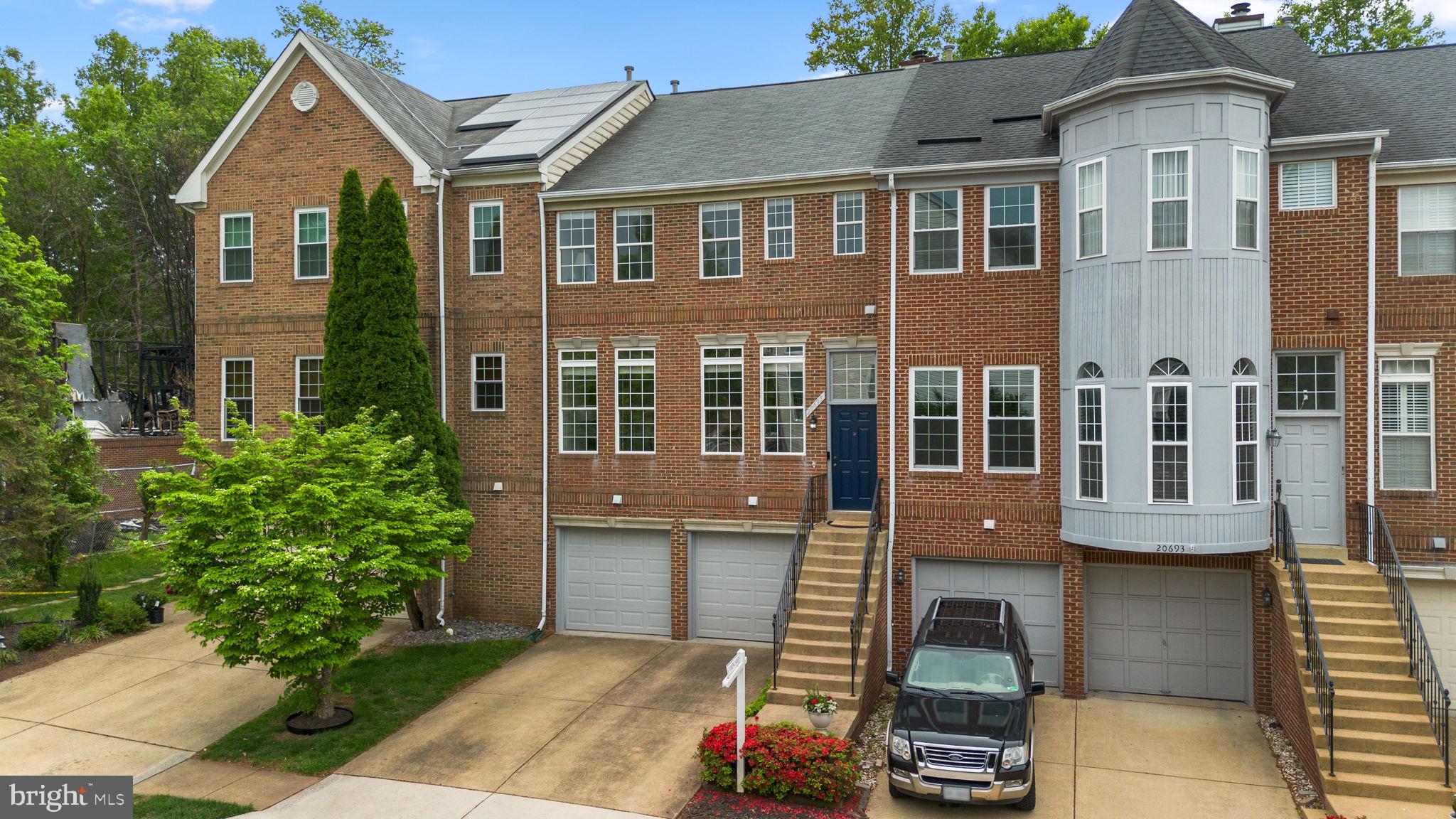 20695 Riptide Square Sterling, VA 20165 - Photo 3 of 35