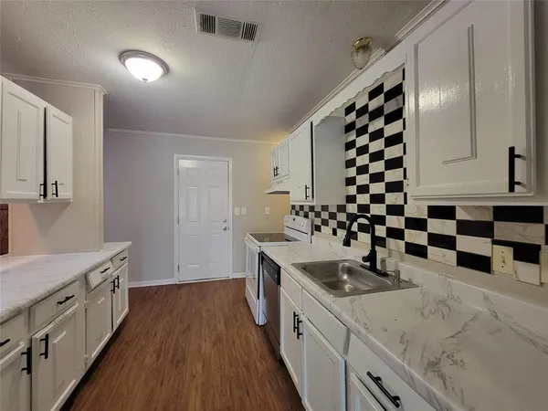 $1,395 | 1552 Cheyenne Road, Dallas, TX 75217