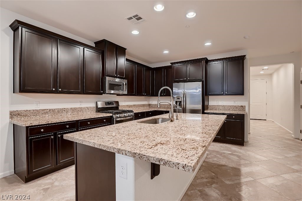 2596 Sable Ridge Street Henderson, NV 89044 - Photo 8 of 38 Gallery Image 8