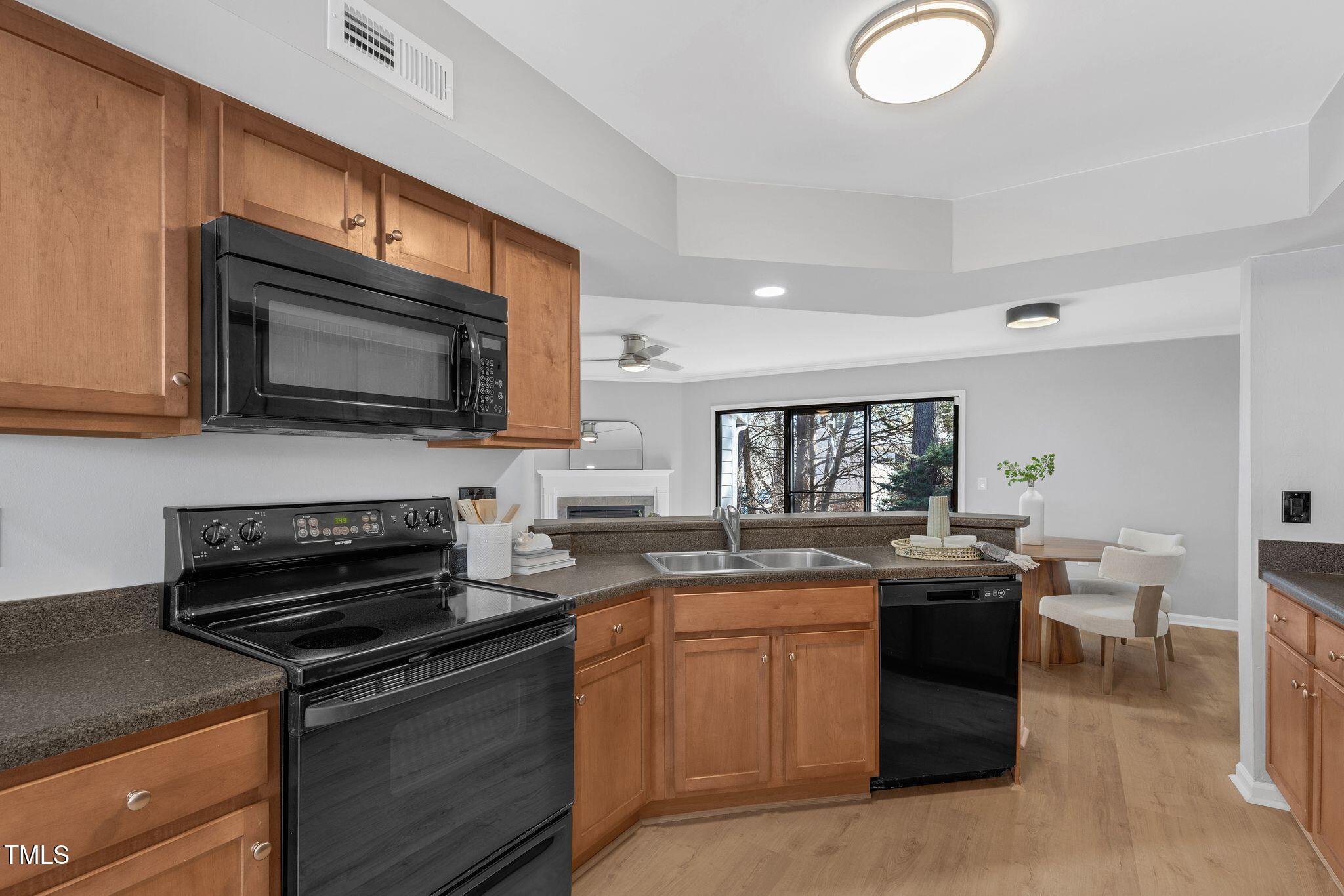 7706 Falcon Rest Circle Raleigh, NC 27615 - Photo 12 of 27 7706_Falcon_Rest_Cir_Raleigh_NC_27615_US