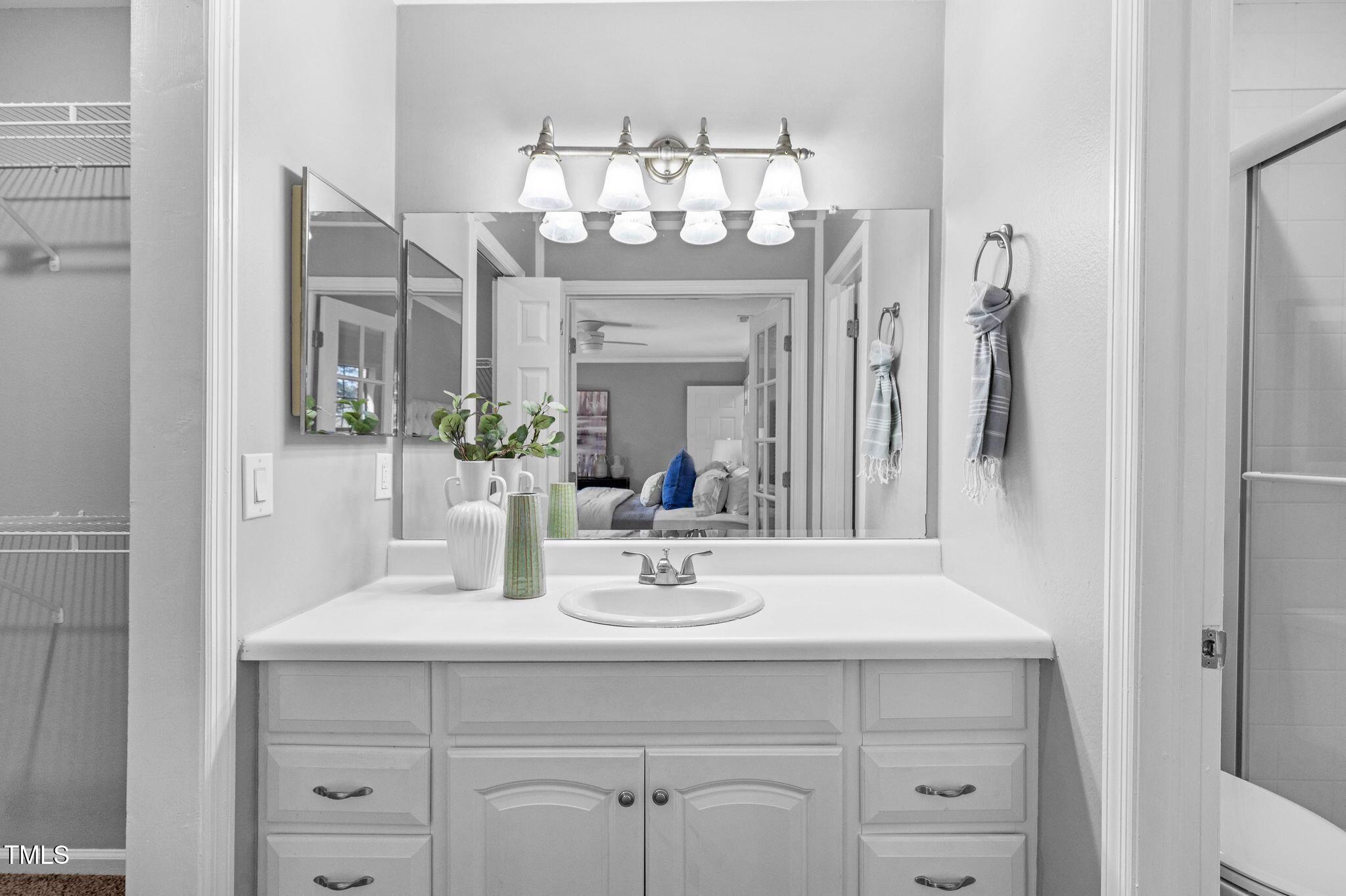 7706 Falcon Rest Circle Raleigh, NC 27615 - Photo 20 of 27 7706_Falcon_Rest_Cir_Raleigh_NC_27615_US