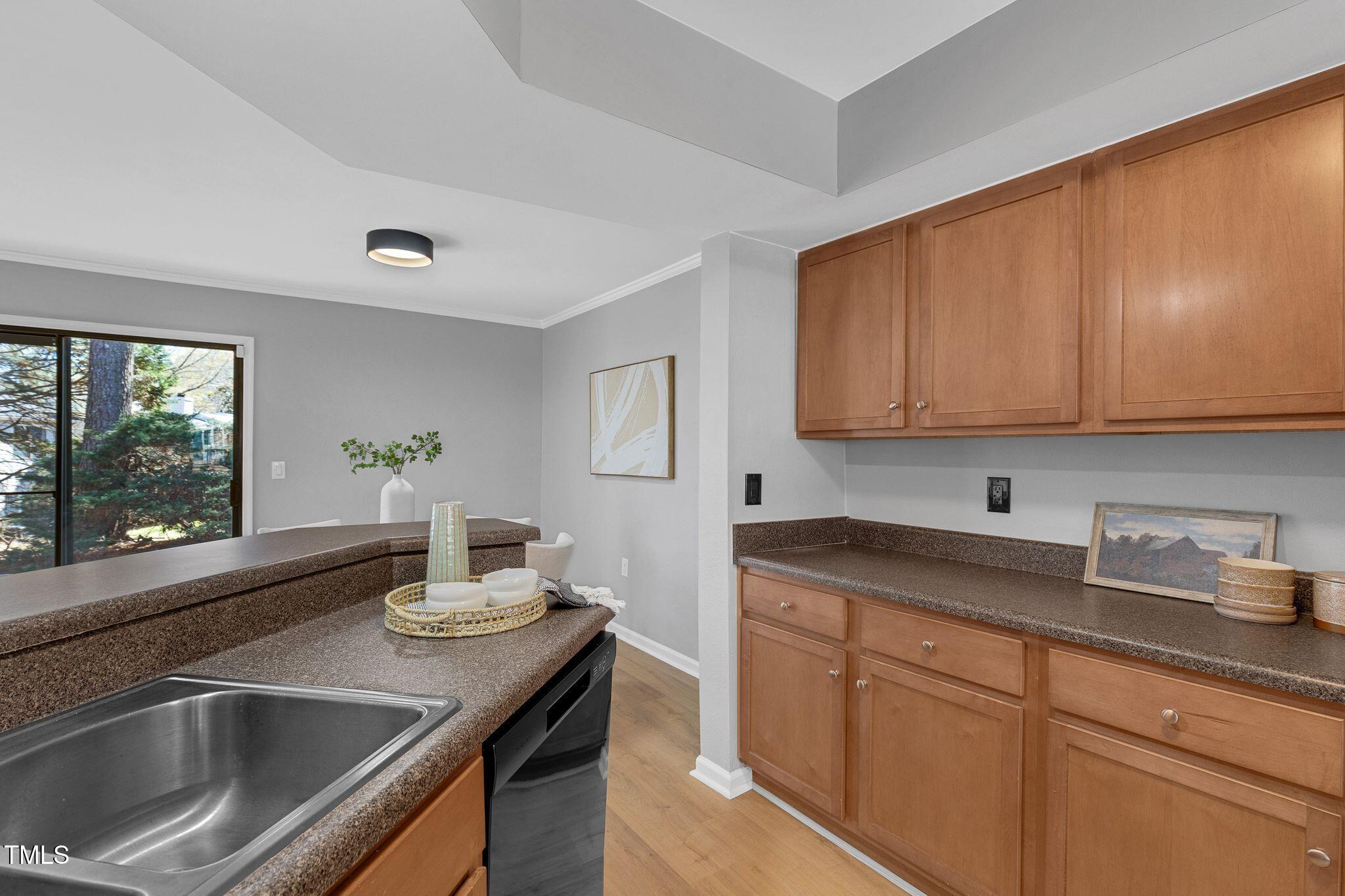 7706 Falcon Rest Circle Raleigh, NC 27615 - Photo 10 of 27 7706_Falcon_Rest_Cir_Raleigh_NC_27615_US
