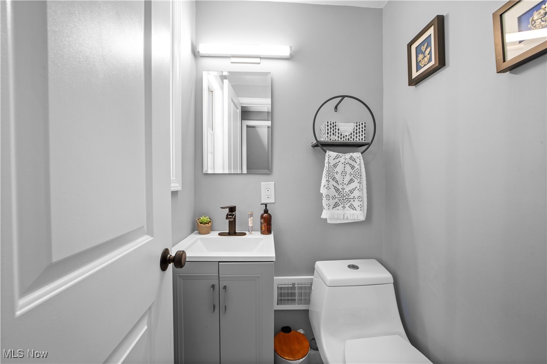2375 Eardley Road Cleveland, OH 44118 - Photo 19 of 40 Gallery Image 19