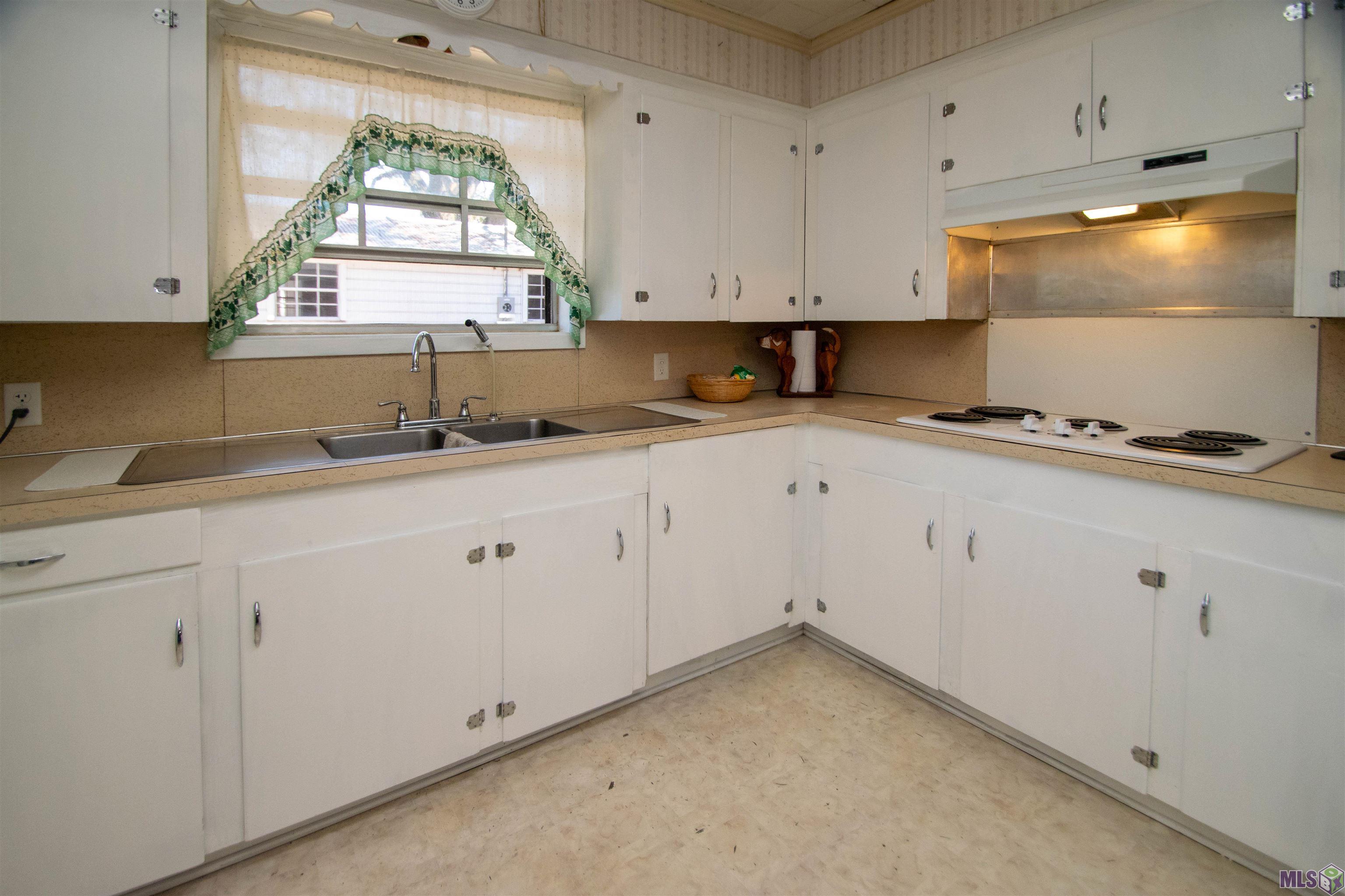 1028 Levee Road Morgan City, LA 70380 - Photo 5 of 25 Gallery Image 5