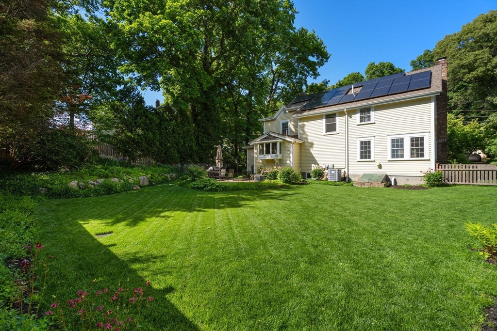 8 Avon Road Wellesley, MA 02482 - Photo 24 of 28