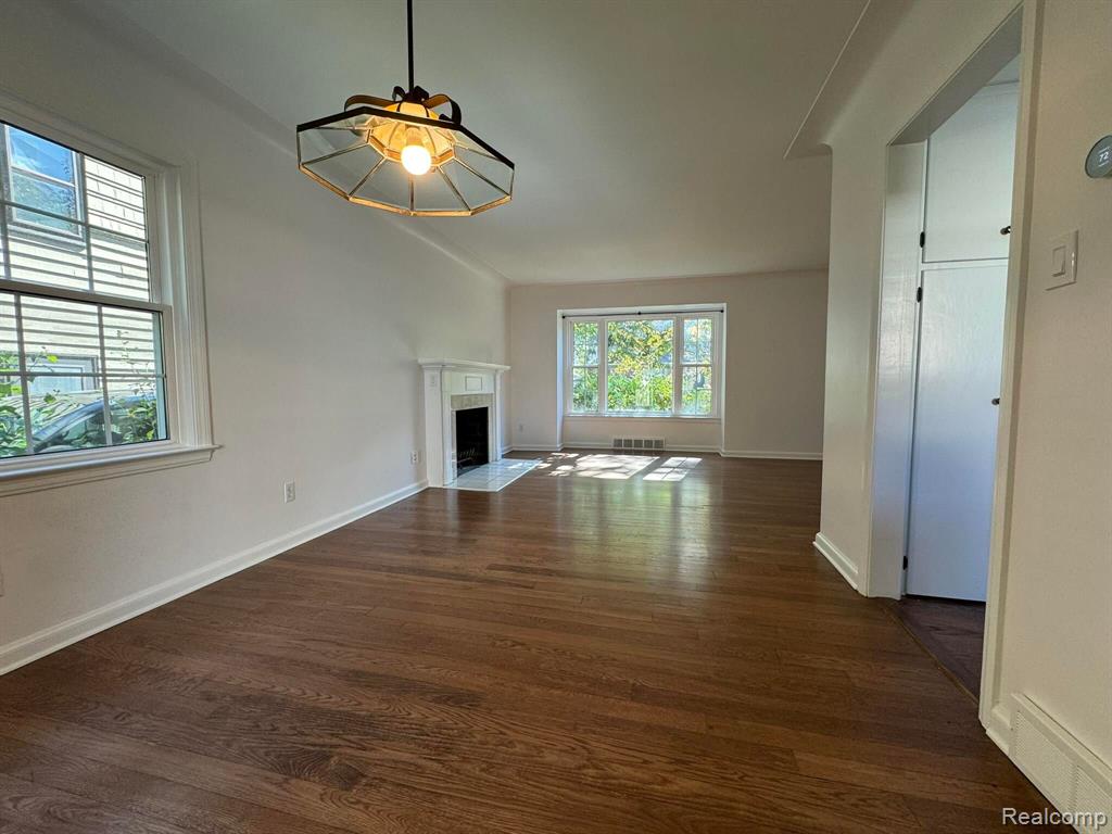 17 Amherst Road Pleasant Ridge, MI 48069 - Photo 5 of 17