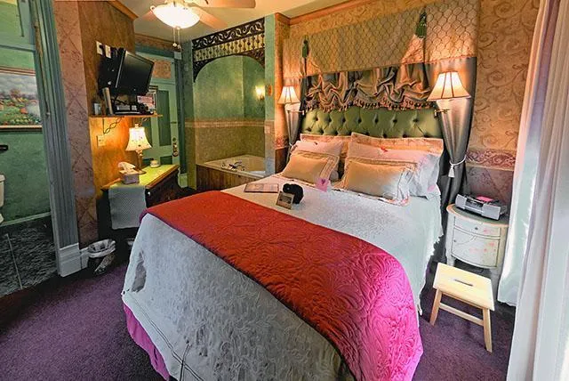 $990,000 | 708 Parkway Avenue South, Lanesboro, MN 55949