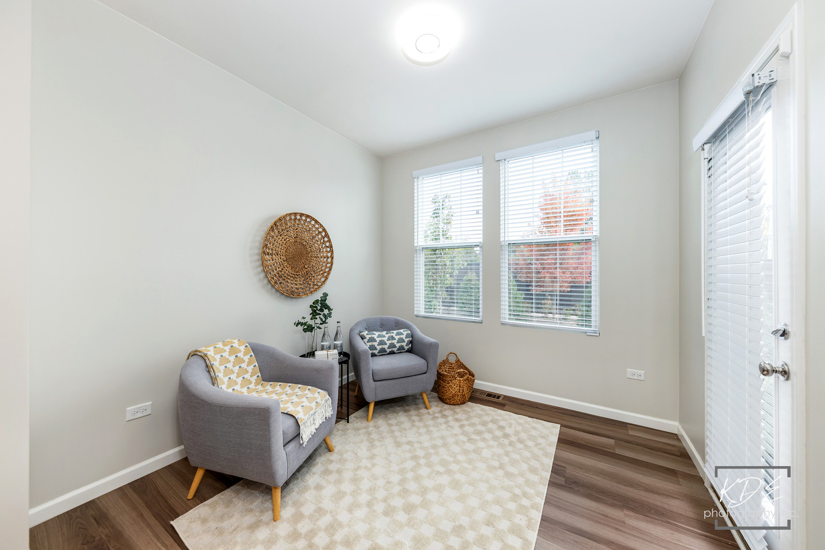 2110 Weatherbee Lane Naperville, IL 60563 - Photo 13 of 32 a living room with furniture and a window