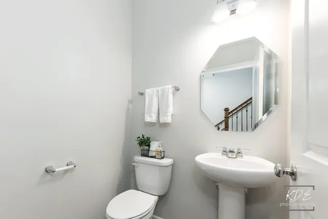 $569,000 | 2110 Weatherbee Lane, Naperville, IL 60563