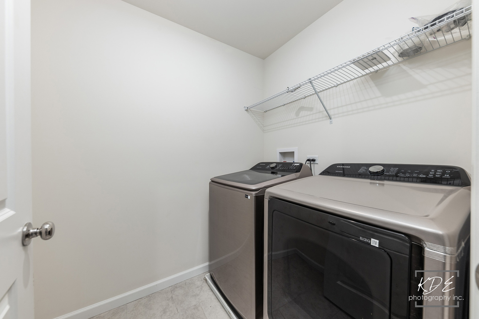 2110 Weatherbee Lane Naperville, IL 60563 - Photo 28 of 32 a utility room with dryer and washer
