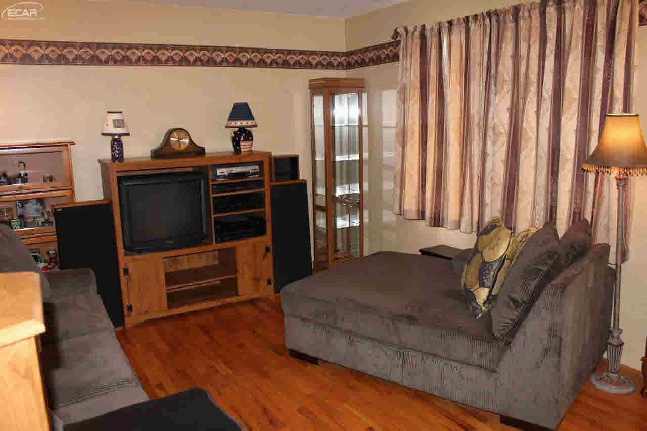 12700 Gera Road Birch Run, MI 48415 - Photo 5 of 40 21252276-4.JPG