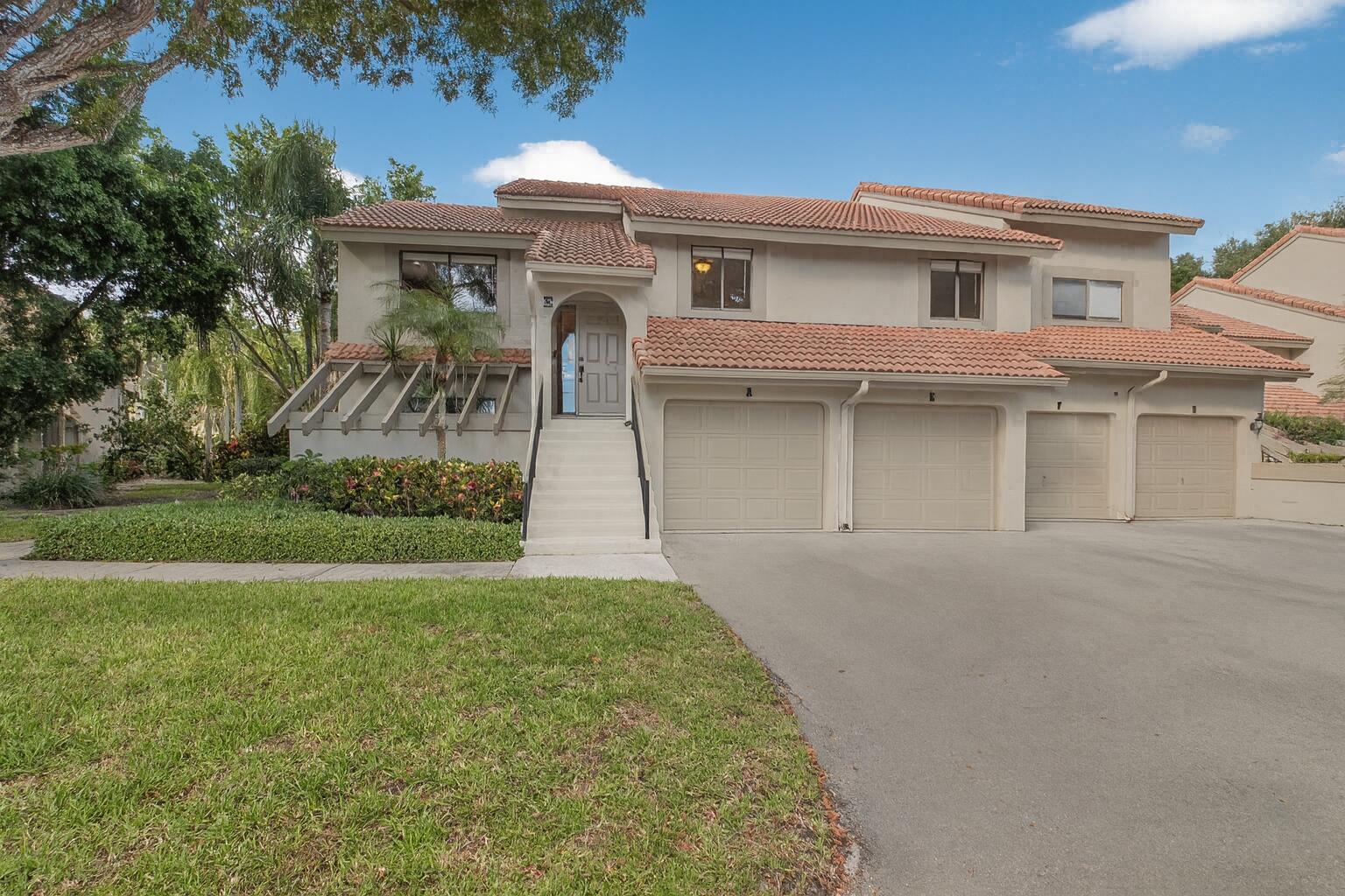 5600 Coach House Circle, Unit E Boca Raton, FL 33486 - Photo 1 of 27 END UNIT COACH HOUSE