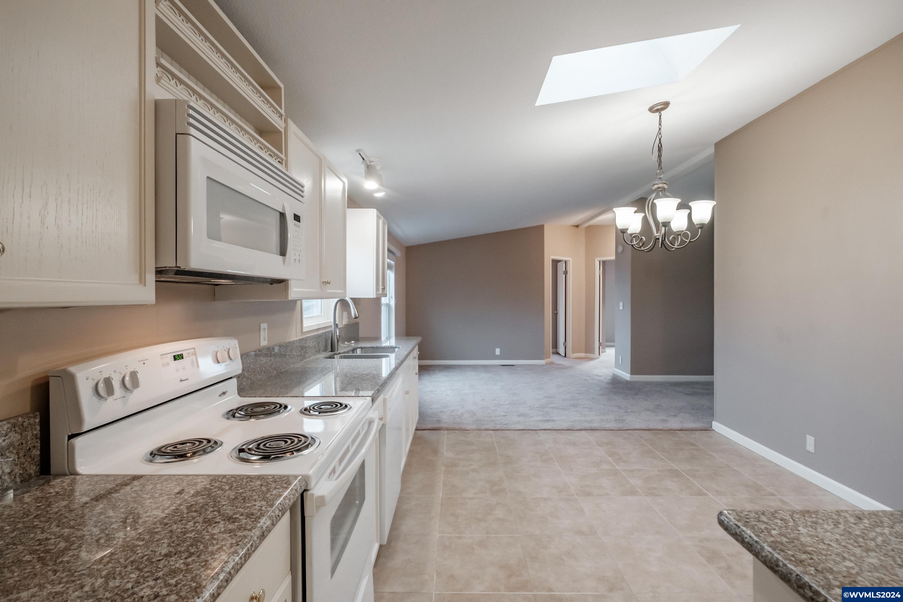 3346 Sunnyview Road Northeast, Unit 19 Salem, OR 97301 - Photo 23 of 34 Gallery Image 23