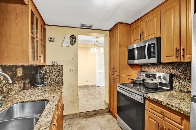 $570,000 | 6404 Evans Street, Hollywood, FL 33024