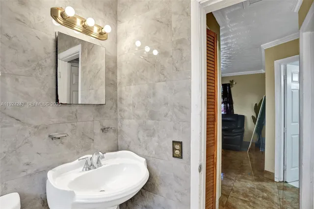 $570,000 | 6404 Evans Street, Hollywood, FL 33024