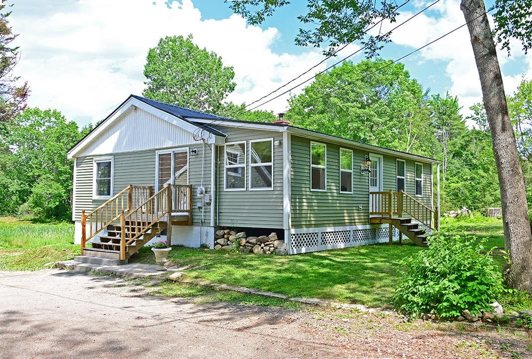 97 Middle Route Belmont, NH 03220 - Photo 3 of 33