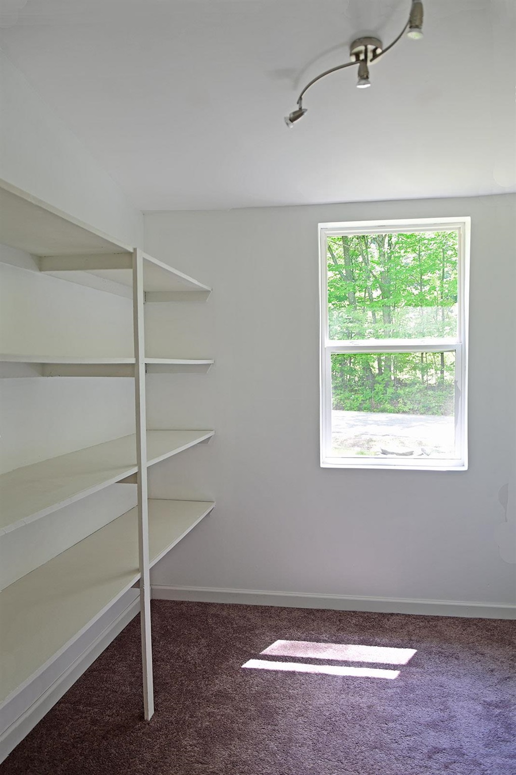 97 Middle Route Belmont, NH 03220 - Photo 26 of 33