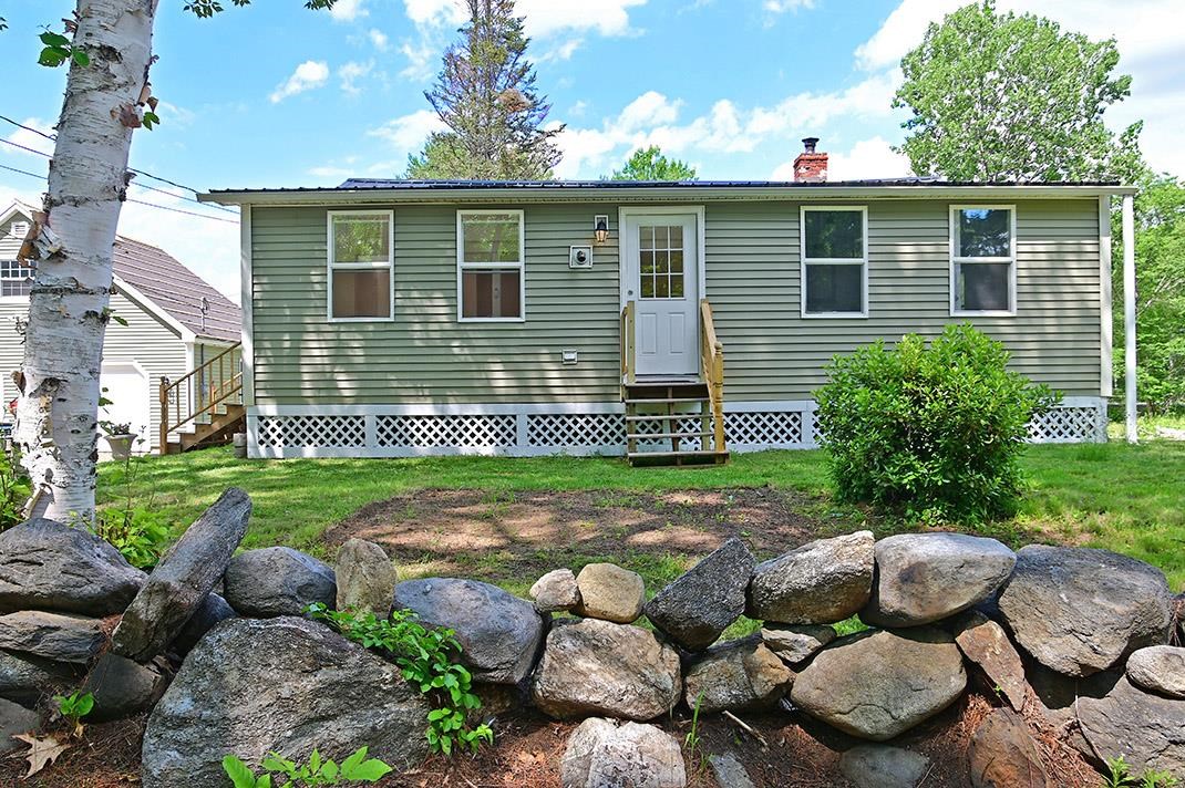 97 Middle Route Belmont, NH 03220 - Photo 4 of 33