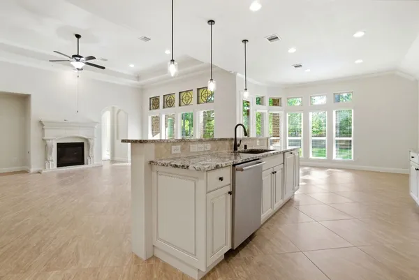 $565,000 | 131 Hunter Hollow Drive, Montgomery, TX 77316