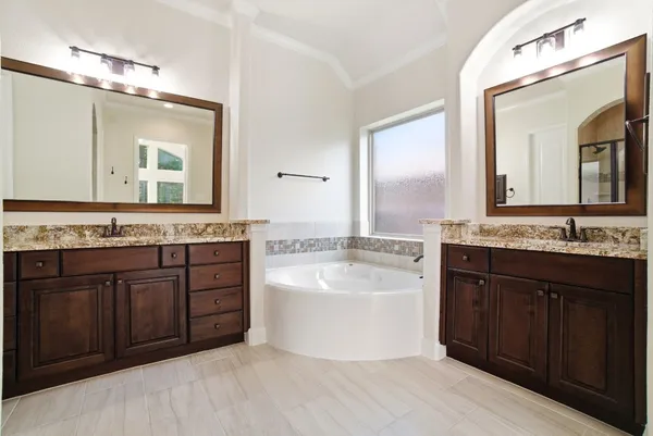 $565,000 | 131 Hunter Hollow Drive, Montgomery, TX 77316
