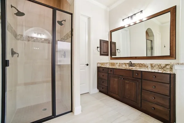 $565,000 | 131 Hunter Hollow Drive, Montgomery, TX 77316