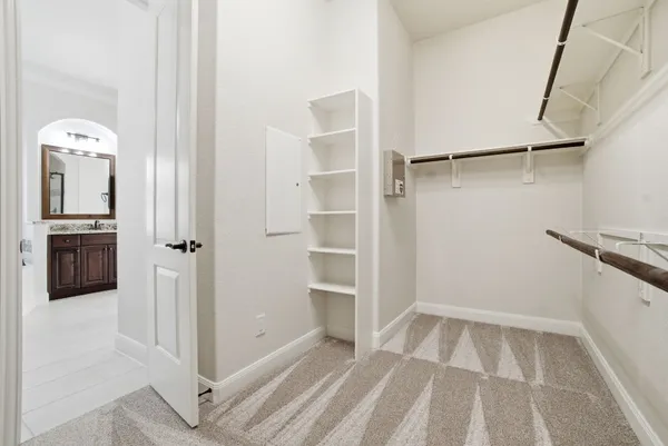 $565,000 | 131 Hunter Hollow Drive, Montgomery, TX 77316