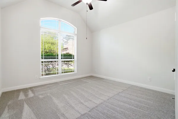 $565,000 | 131 Hunter Hollow Drive, Montgomery, TX 77316