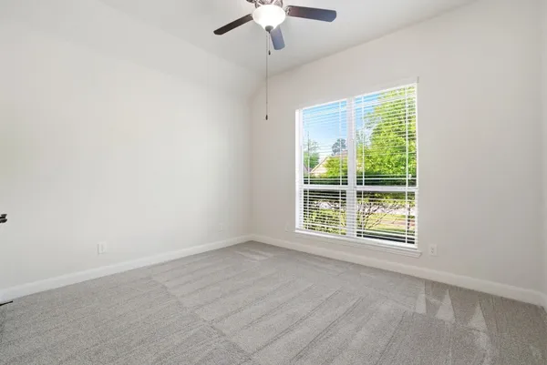 $565,000 | 131 Hunter Hollow Drive, Montgomery, TX 77316