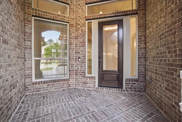 $565,000 | 131 Hunter Hollow Drive, Montgomery, TX 77316