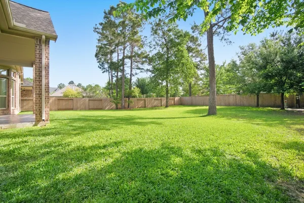 $565,000 | 131 Hunter Hollow Drive, Montgomery, TX 77316
