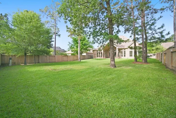$565,000 | 131 Hunter Hollow Drive, Montgomery, TX 77316
