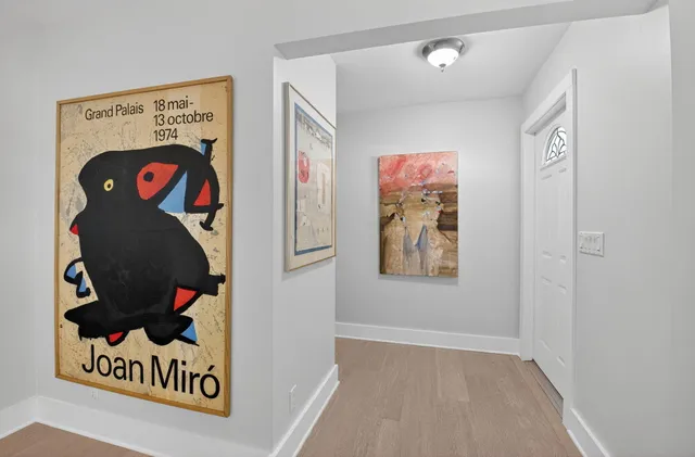 a view of a entryway