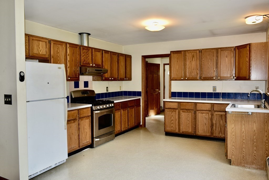 10 Wells Cross Road Deerfield, MA 01342 - Photo 8 of 33 Gallery Image 8