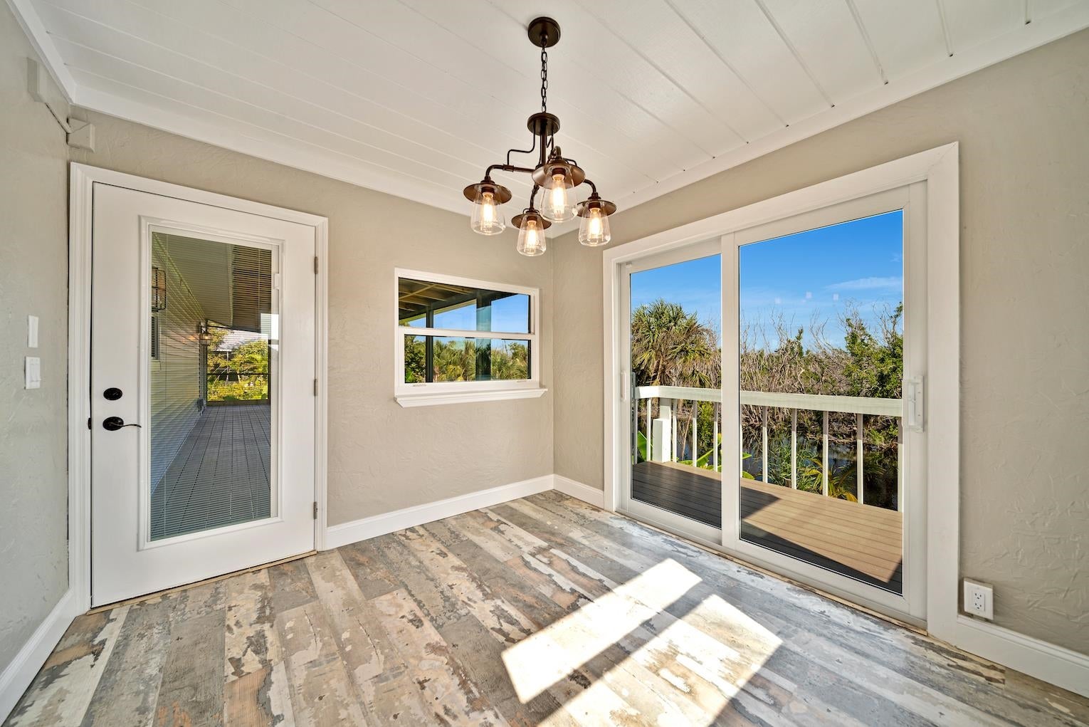 812 Rabbit Road Sanibel, FL 33957 - Photo 10 of 50 Gallery Image 10
