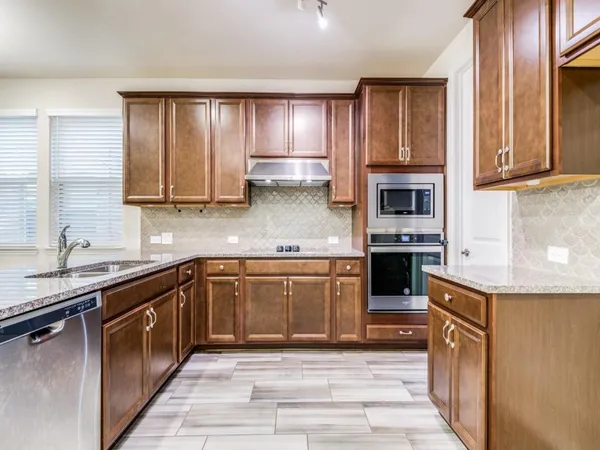 $3,250 | 2353 Bella Court, Carrollton, TX 75010